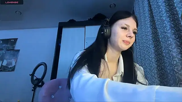 Snapshot of AnGallo chatting on 12.14.25 AnGallo online show from 12.14.25