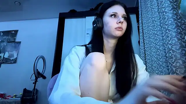 Snapshot of AnGallo chatting on 12.20.25 AnGallo online show from 12.20.25