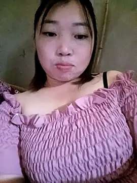 Snapshot of julybe chatting on 11.15.25 julybe online show from 11.15.25