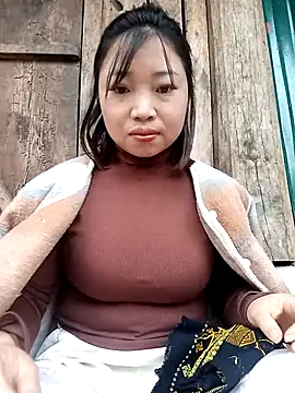 Snapshot of julybe chatting on 11.16.25 julybe online show from 11.16.25