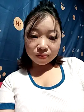 Snapshot of julybe chatting on 11.18.25 julybe online show from 11.18.25