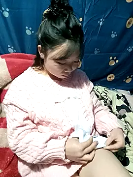 Snapshot of julybe chatting on 11.22.25 julybe online show from 11.22.25