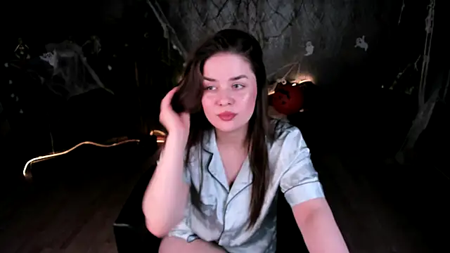 Snapshot of Amore_Angel chatting on 10.30.25 Amore Angel online show from 10.30.25