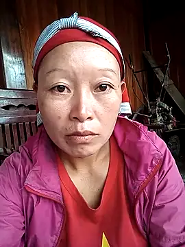 Snapshot of cute-kiss chatting on 10.30.25 cute-kiss online show from 10.30.25