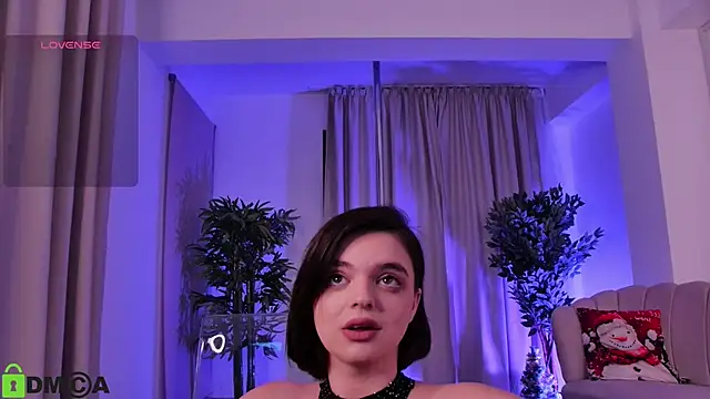 Snapshot of SidneyPuff chatting on 12.19.25 SidneyPuff online show from 12.19.25