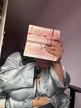 Snapshot of kennedylorel chatting on 10.31.25 kennedylorel online show from 10.31.25