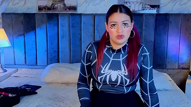 Snapshot of sin_sisters chatting on 10.31.25 sin sisters online show from 10.31.25