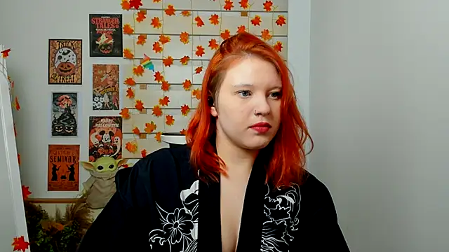 Snapshot of FoxPlayXX chatting on 11.10.25 FoxPlayXX online show from 11.10.25