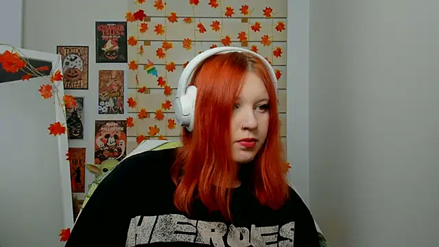 Snapshot of FoxPlayXX chatting on 11.13.25 FoxPlayXX online show from 11.13.25