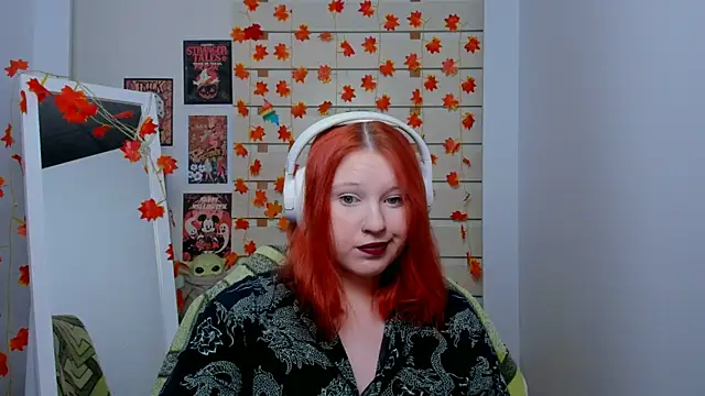 Snapshot of FoxPlayXX chatting on 11.14.25 FoxPlayXX online show from 11.14.25