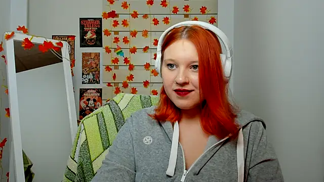 Snapshot of FoxPlayXX chatting on 11.17.25 FoxPlayXX online show from 11.17.25