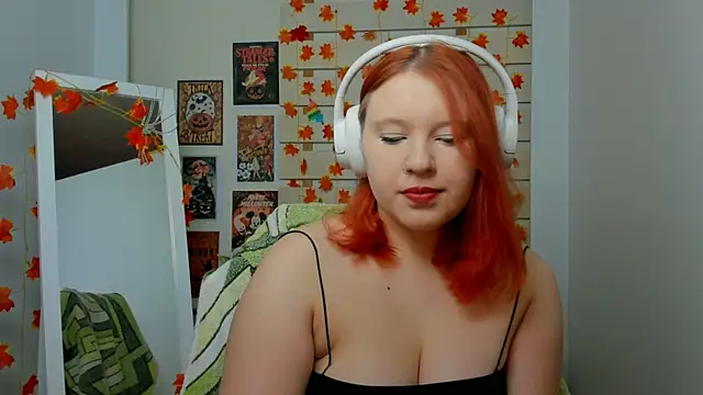 Snapshot of FoxPlayXX chatting on 11.21.25 FoxPlayXX online show from 11.21.25