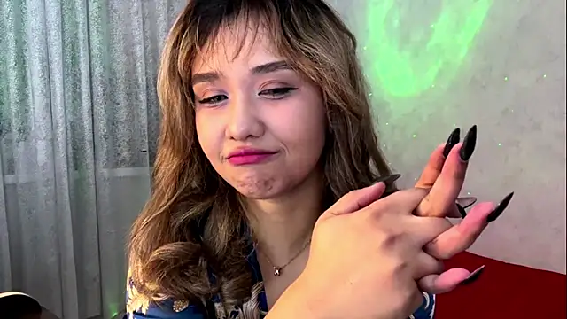 Snapshot of LovelyLara chatting on 12.02.25 LovelyLara online show from 12.02.25