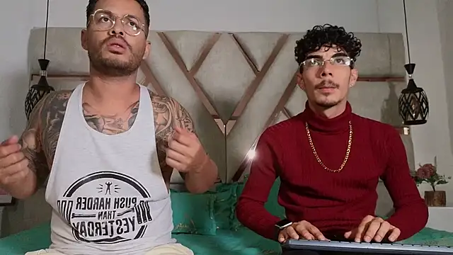 Snapshot of boysonfiree chatting on 10.31.25 boysonfiree online show from 10.31.25