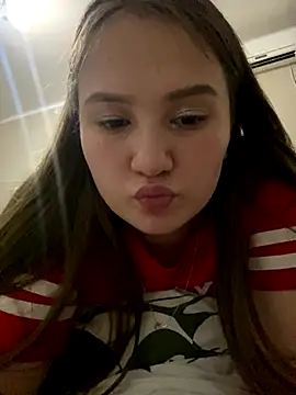 Snapshot of Regina_Lynne chatting on 11.04.25 Regina Lynne online show from 11.04.25