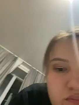 Snapshot of Regina_Lynne chatting on 11.25.25 Regina Lynne online show from 11.25.25