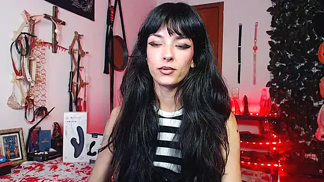 Snapshot of CarrieBurton chatting on 11.07.25 CarrieBurton online show from 11.07.25