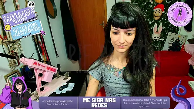 Snapshot of CarrieBurton chatting on 11.26.25 CarrieBurton online show from 11.26.25