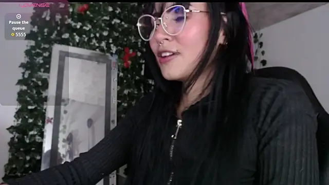 Snapshot of myomii_nixx chatting on 11.05.25 myomii nixx online show from 11.05.25