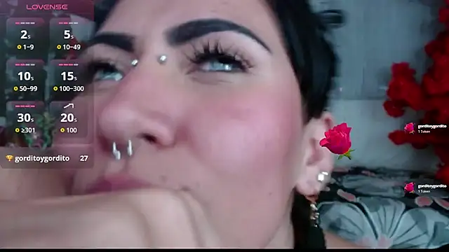 Snapshot of myomii_nixx chatting on 12.01.25 myomii nixx online show from 12.01.25