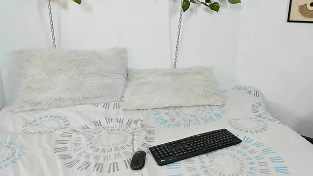 Snapshot of Oceaan_lady chatting on 11.28.25 Oceaan lady online show from 11.28.25