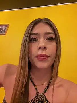 EmmilyClark online show from 04.05.26