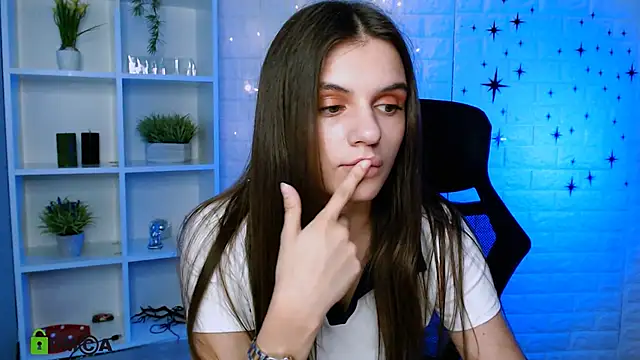 lisa dark  online show from 06.03.26