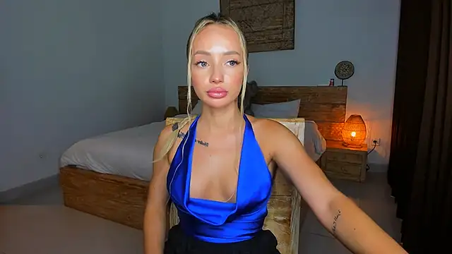 Snapshot of TangledChannels chatting on 10.30.25 TangledChannels online show from 10.30.25