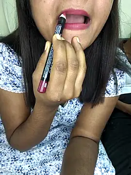 Snapshot of Cuty_Pussy1 chatting on 11.13.25 Cuty Pussy1 online show from 11.13.25