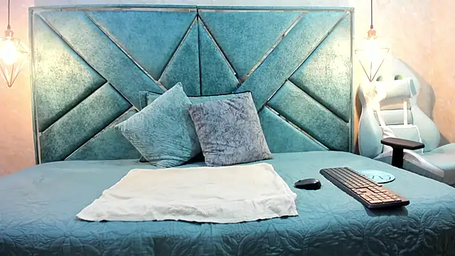 Snapshot of EXOTIC_TRANS chatting on 11.15.25 EXOTIC TRANS online show from 11.15.25