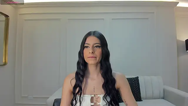 BellaConnorX online show from 11.30.25