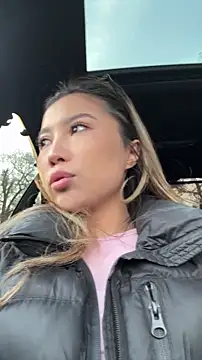 limkiss online show from 11.19.25