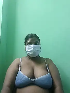 Snapshot of tamil_Nithya_J chatting on 10.31.25 tamil Nithya J online show from 10.31.25