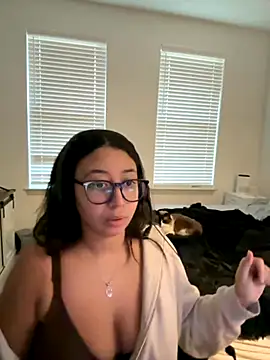 Snapshot of minha_baby chatting on 11.27.25 minha baby online show from 11.27.25