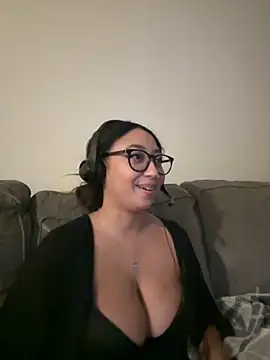 Snapshot of minha_baby chatting on 12.04.25 minha baby online show from 12.04.25