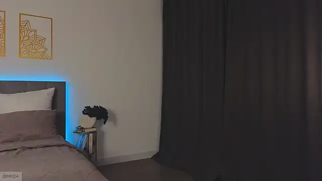 Snapshot of adele_armass chatting on 11.06.25 adele armass online show from 11.06.25