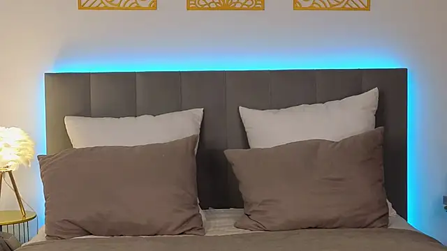 Snapshot of adele_armass chatting on 11.12.25 adele armass online show from 11.12.25