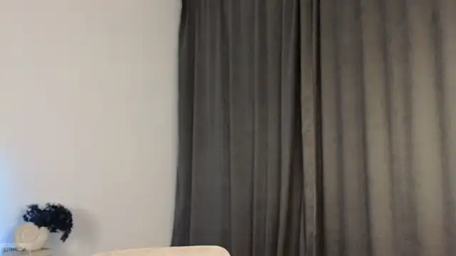 Snapshot of adele_armass chatting on 11.14.25 adele armass online show from 11.14.25