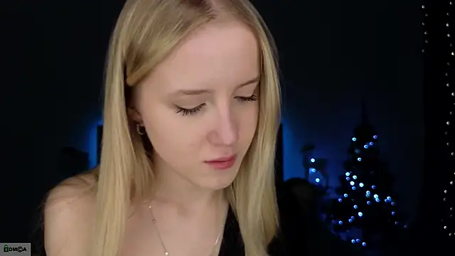 Snapshot of adele_armass chatting on 01.13.26 adele armass online show from 01.13.26