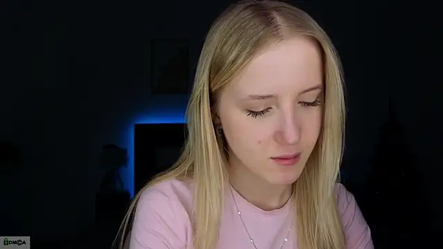 Snapshot of adele_armass chatting on 01.14.26 adele armass online show from 01.14.26