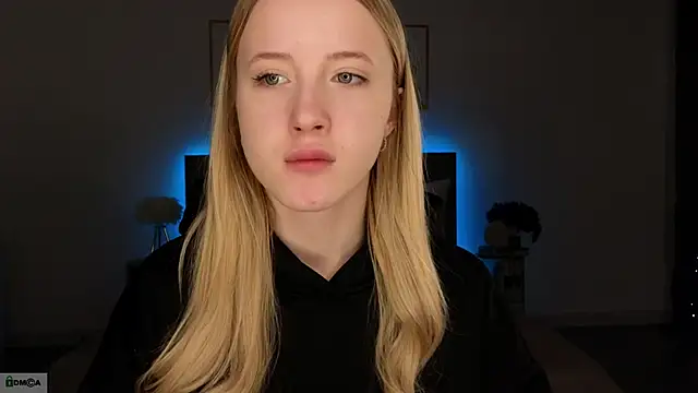 Snapshot of adele_armass chatting on 02.13.26 adele armass online show from 02.13.26