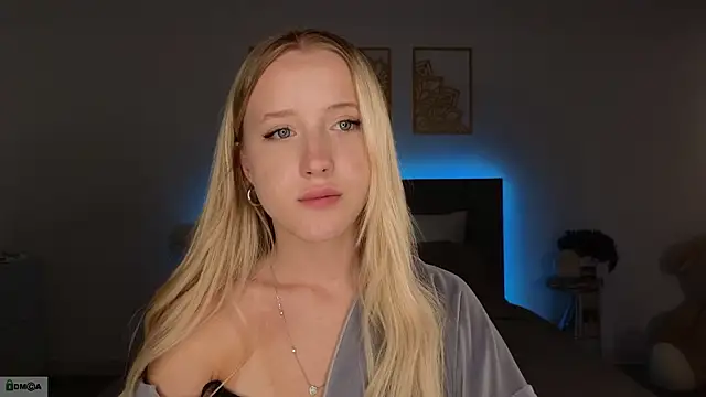 Snapshot of adele_armass chatting on 03.15.26 adele armass online show from 03.15.26