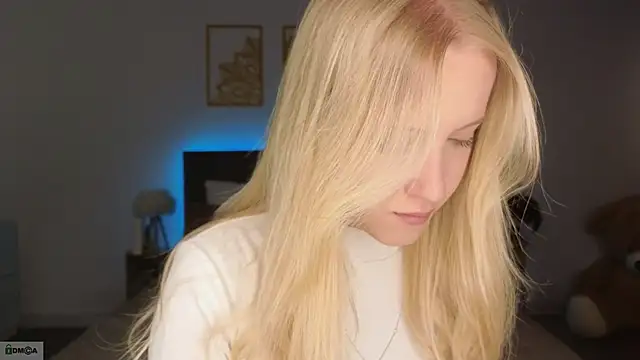 Snapshot of adele_armass chatting on 03.17.26 adele armass online show from 03.17.26