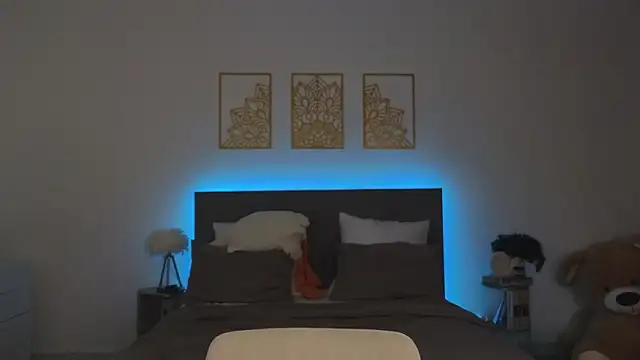 Snapshot of adele_armass chatting on 03.21.26 adele armass online show from 03.21.26