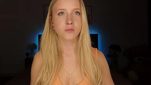 Snapshot of adele_armass chatting on 03.27.26 adele armass online show from 03.27.26