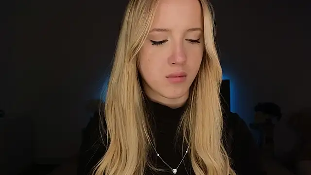 Snapshot of adele_armass chatting on 03.31.26 adele armass online show from 03.31.26