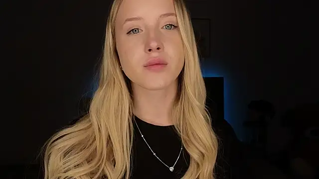 Snapshot of adele_armass chatting on 04.02.26 adele armass online show from 04.02.26