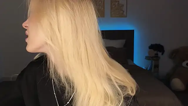 Snapshot of adele_armass chatting on 04.05.26 adele armass online show from 04.05.26