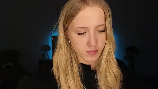 Snapshot of adele_armass chatting on 04.09.26 adele armass online show from 04.09.26