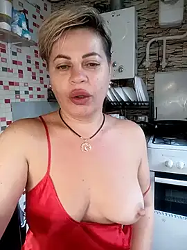 Snapshot of MilkySky chatting on 11.03.25 MilkySky online show from 11.03.25